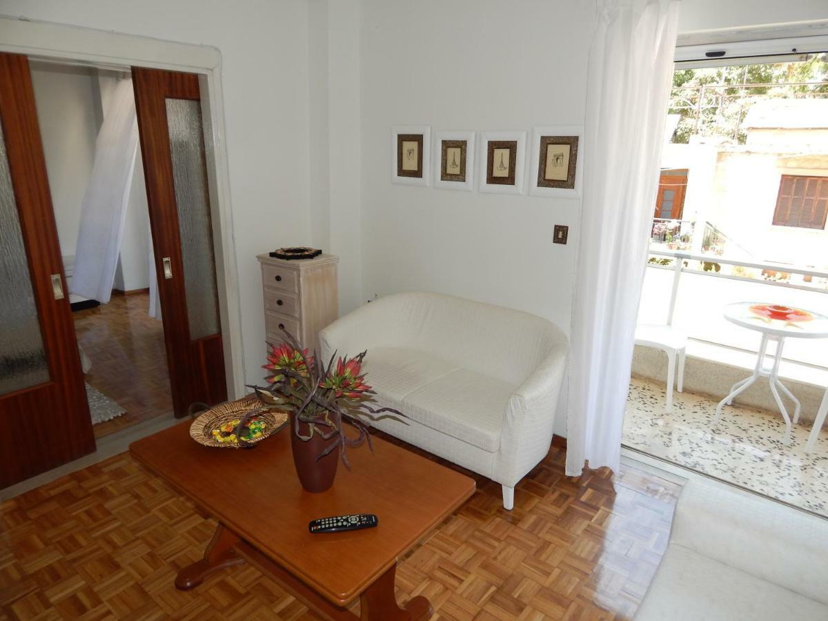 Zira Holiday House 마크리기알로스 외부 사진
